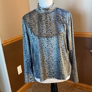 Women’s mock turtleneck Size Large